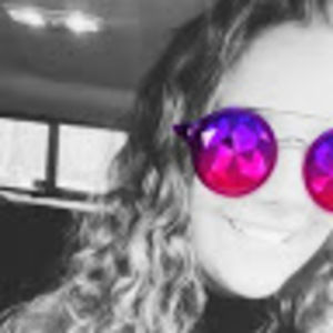 Meet your Posher, Caroline